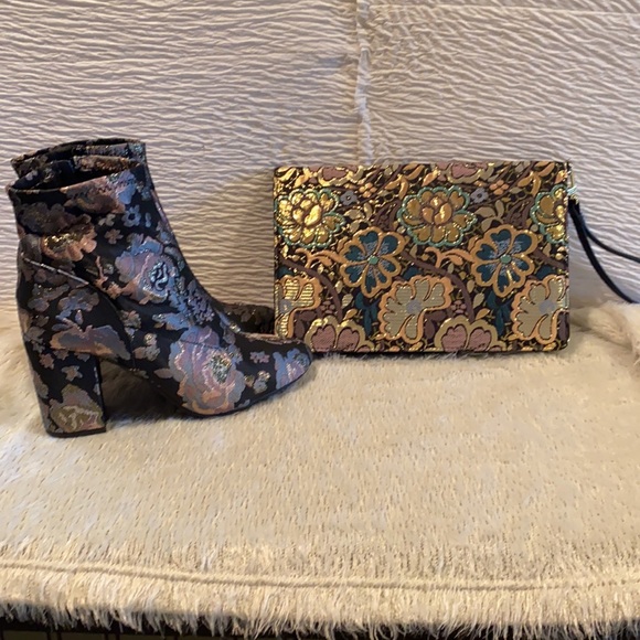 Steven Madden clutch with Kenneth Cole booties. - Picture 3 of 12